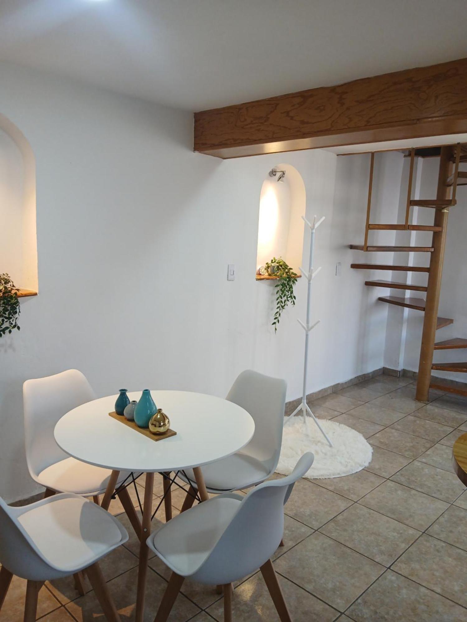 Leona Bed & Breakfast Mexico City