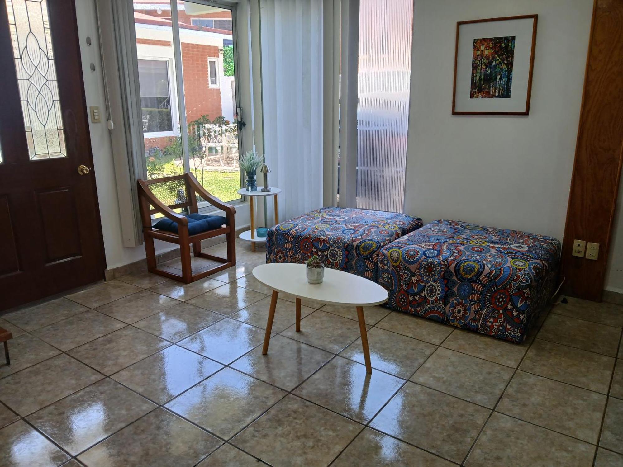 Leona Bed & Breakfast